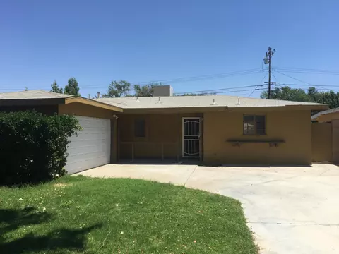 43908 3rd St E, Lancaster, CA 93535 photo 2