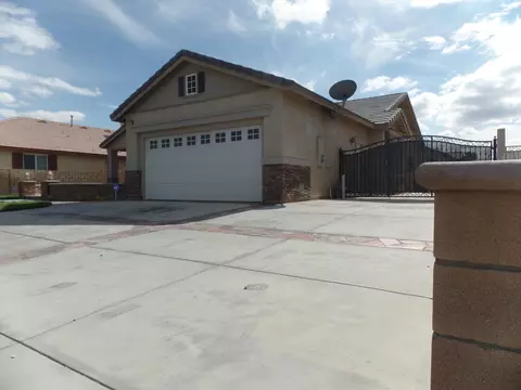 3708 Adobe Dr, Palmdale, CA 93550 photo 3