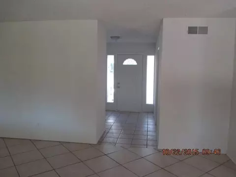 44228 12th St E, Lancaster, CA 93535 photo 2