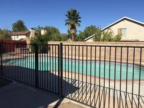 1233 Geraldine Ln, Lancaster, CA 93535 photo 9