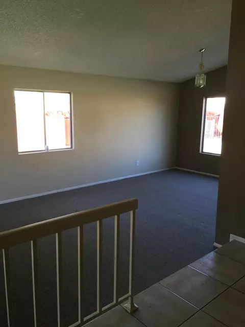 1233 Geraldine Ln, Lancaster, CA 93535 photo 2