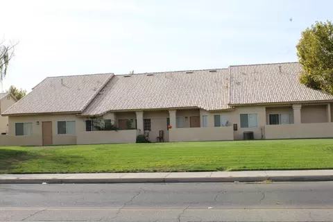 1648 Cactus Dr, Lancaster, CA 93535 photo 2