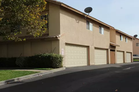1648 Cactus Dr, Lancaster, CA 93535 photo 3