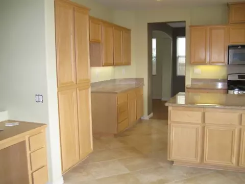 43336 Carol Dr, Lancaster, CA 93535 photo 5
