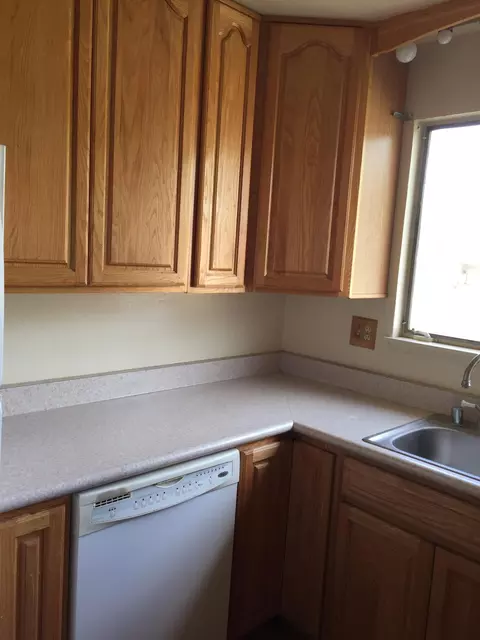 514 Nugent St E, Lancaster, CA 93535 photo 3
