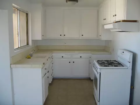 8525 Nugent St E, Lancaster, CA 93535 photo 12