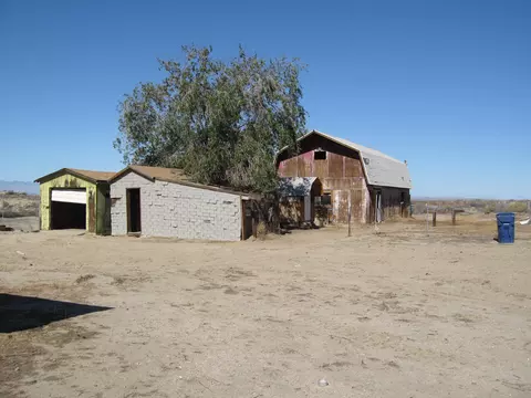 8525 Nugent St E, Lancaster, CA 93535 photo 3