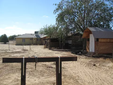 8525 Nugent St E, Lancaster, CA 93535 photo 10
