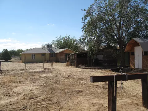 8525 Nugent St E, Lancaster, CA 93535 photo 9
