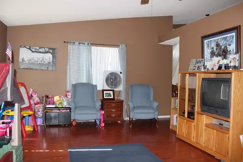1601 Bluebell St, Lancaster, CA 93535 photo 5