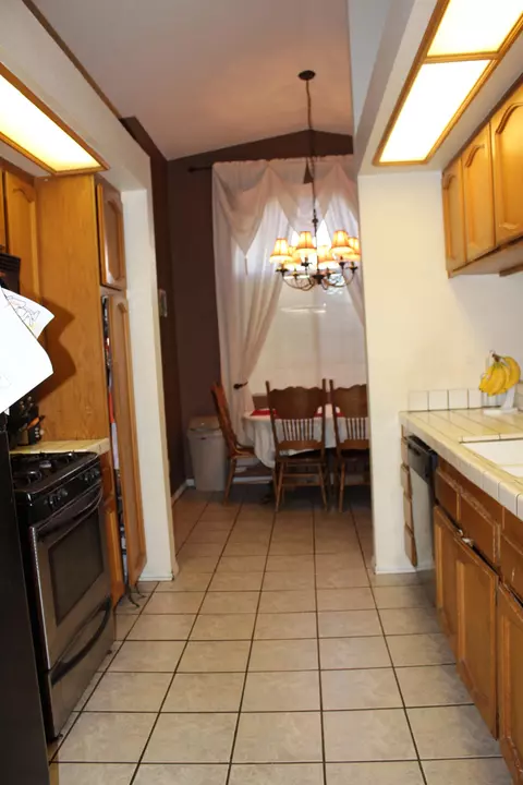 1601 Bluebell St, Lancaster, CA 93535 photo 9