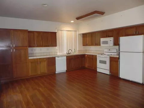 43108 Fenner Ave, Lancaster, CA 93536 photo 6