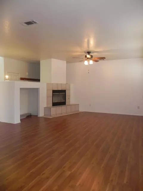 43108 Fenner Ave, Lancaster, CA 93536 photo 8