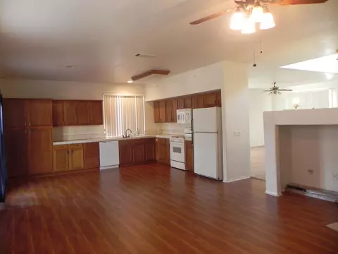 43108 Fenner Ave, Lancaster, CA 93536 photo 10