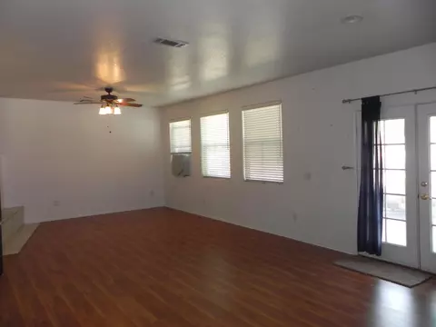 43108 Fenner Ave, Lancaster, CA 93536 photo 5