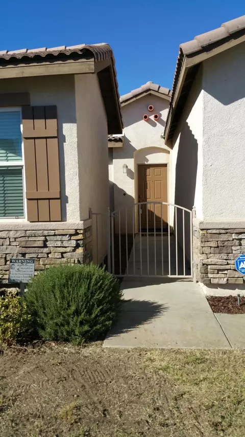 43149 Carpenter Dr, Lancaster, CA 93535 photo 2