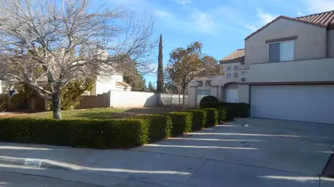 36416 Windtree Cir, Palmdale, CA 93550 photo 2