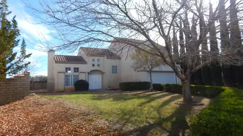 36416 Windtree Cir, Palmdale, CA 93550 photo 3