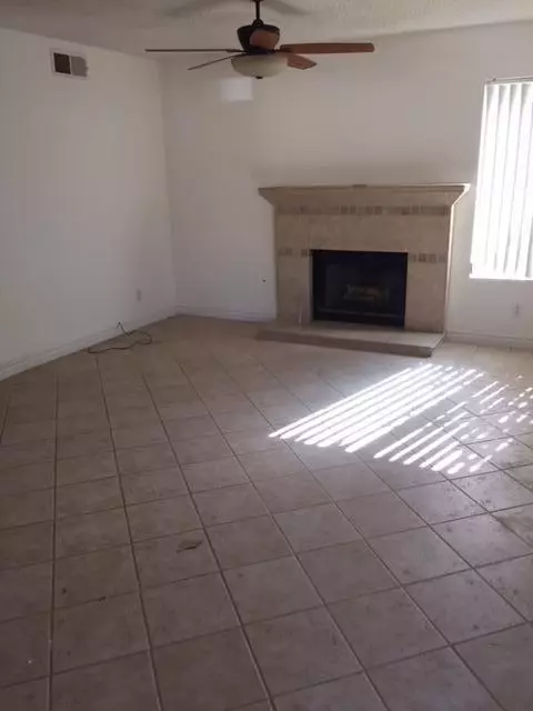 37143 29th St E, Palmdale, CA 93550 photo 2