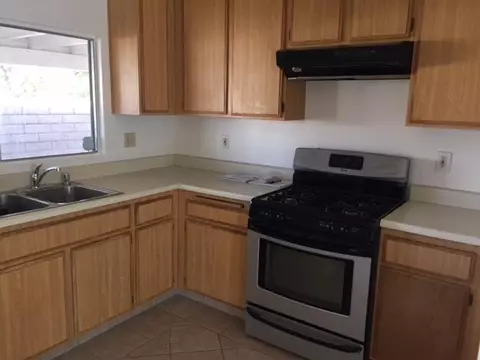 37143 29th St E, Palmdale, CA 93550 photo 3