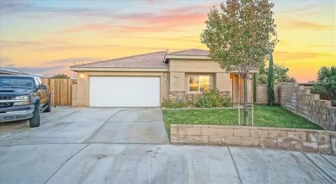 558 Cobb Rd, Lancaster, CA 93535 photo 1
