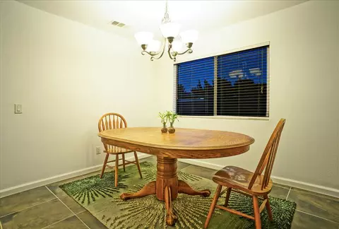 558 Cobb Rd, Lancaster, CA 93535 photo 4