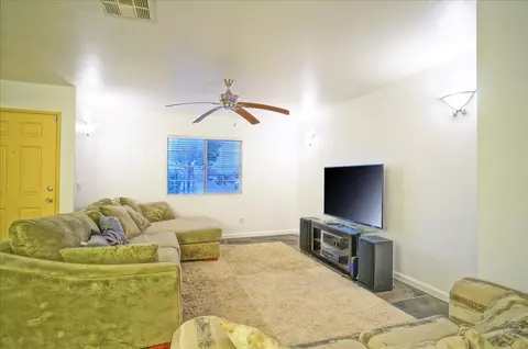 558 Cobb Rd, Lancaster, CA 93535 photo 3