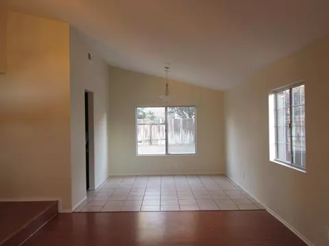 2061 Oldfield St E, Lancaster, CA 93535 photo 3