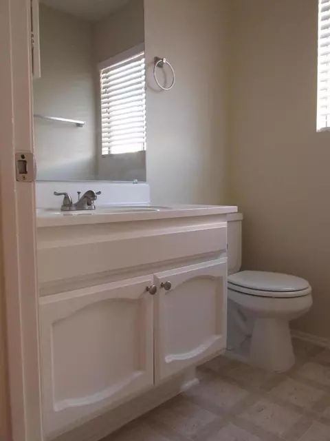 2061 Oldfield St E, Lancaster, CA 93535 photo 13