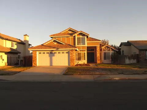 2061 Oldfield St E, Lancaster, CA 93535 photo 1