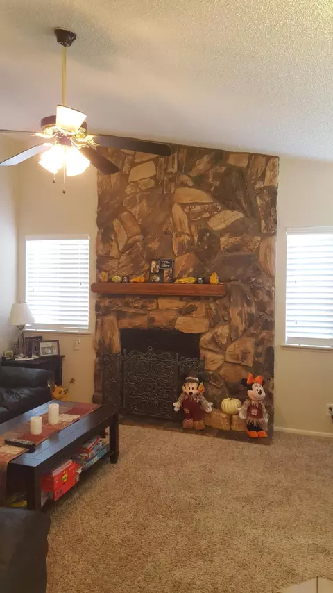 2545 Topaz Ln, Lancaster, CA 93535 photo 3