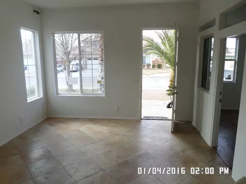 38542 37th St E, Palmdale, CA 93550 photo 3