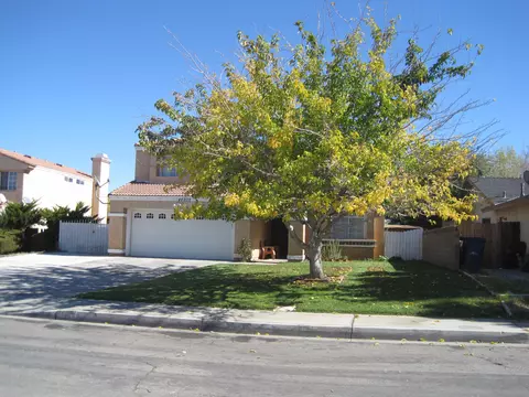 44902 12th St E, Lancaster, CA 93535 photo 2