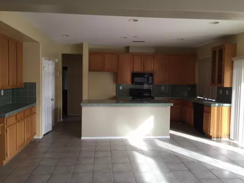 37006 Fallon Pl, Palmdale, CA 93550 photo 8
