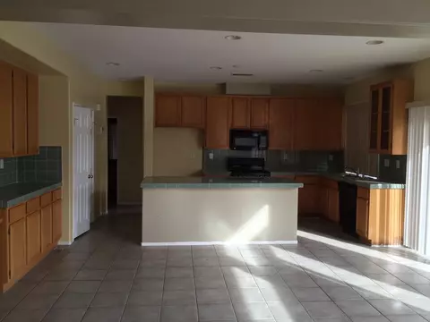 37006 Fallon Pl, Palmdale, CA 93550 photo 9