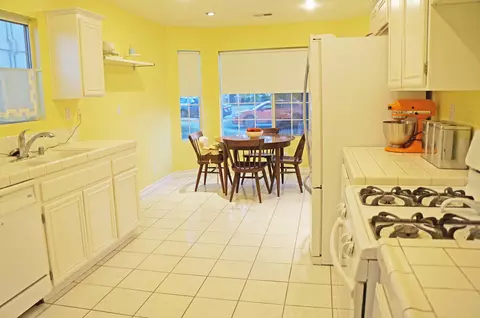5543 Lighthouse Ln, Palmdale, CA 93552 photo 8