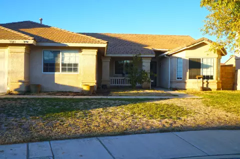 5543 Lighthouse Ln, Palmdale, CA 93552 photo 1