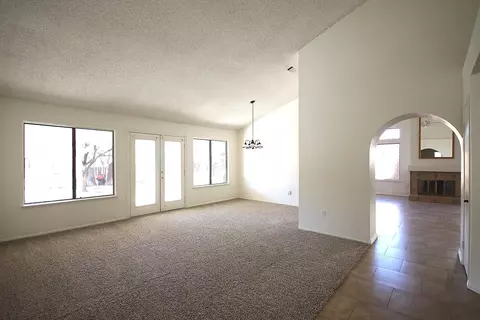 37509 Rose St, Palmdale, CA 93552 photo 2