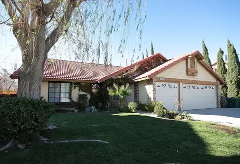 37509 Rose St, Palmdale, CA 93552 photo 1