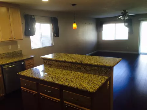 45538 36th St E, Lancaster, CA 93535 photo 4