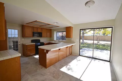 4354 Saddleback Rd, Palmdale, CA 93552 photo 6