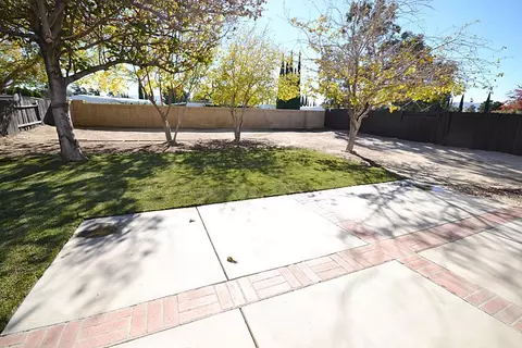 4354 Saddleback Rd, Palmdale, CA 93552 photo 21