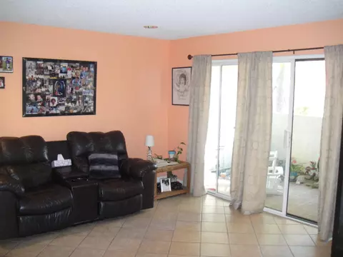2554 Olive Dr Apt 147 Dr #147, Palmdale, CA 93550 photo 8