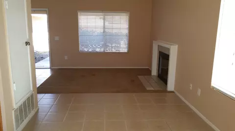 748 Avenue H13 E, Lancaster, CA 93535 photo 8