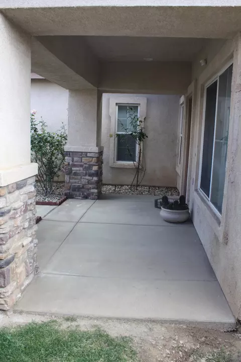 2036 Harlow Ct, Lancaster, CA 93536 photo 4