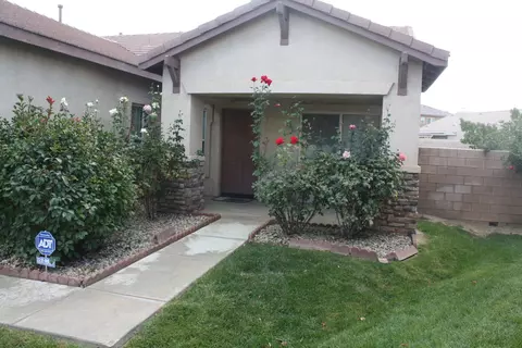 2036 Harlow Ct, Lancaster, CA 93536 photo 3
