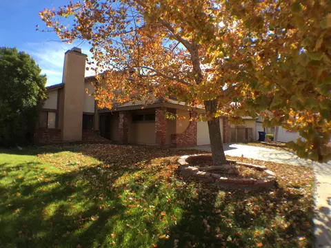 44020 Ruthron Ave, Lancaster, CA 93536 photo 2