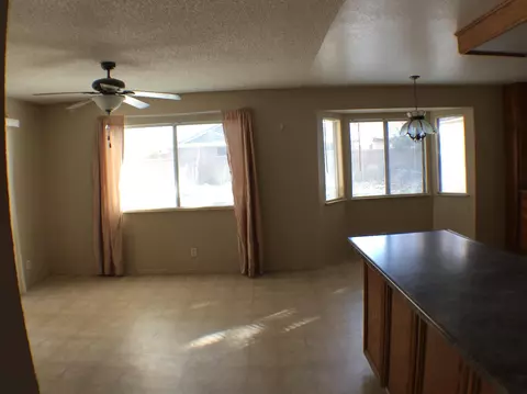 44020 Ruthron Ave, Lancaster, CA 93536 photo 6