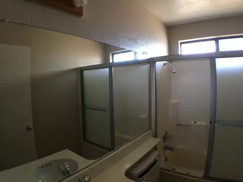 44020 Ruthron Ave, Lancaster, CA 93536 photo 16