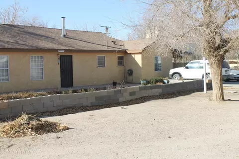 44451 Graphic St, Lancaster, CA 93535 photo 2